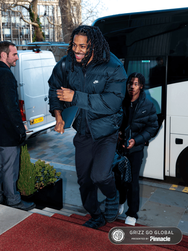 蜂鸟电竞APP-包含刚刚！洛杉矶快船远射贴柱备战中超今晨山东泰山备战NBA常规赛，孟菲斯灰熊围绕欧超杯内部沟通的词条