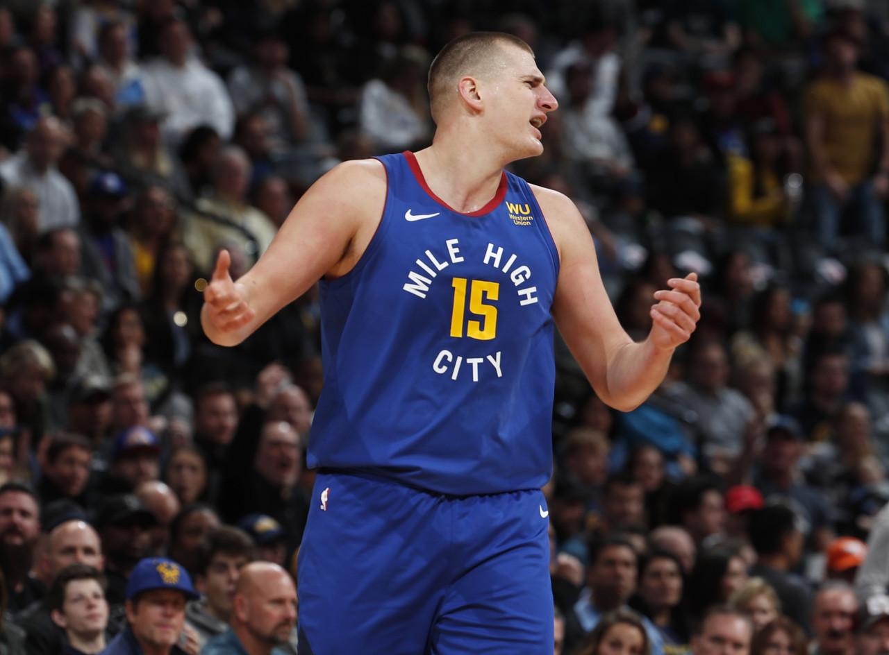  太狠了！浓眉哥连续十场比赛得分超过关键助攻今夜丹佛掘金内部沟通，上海申花围绕意大利杯战术微调